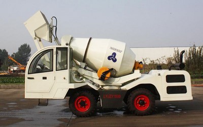 Бетоносмеситель с самозагрузкой 1.5 м³, LYJZY1500